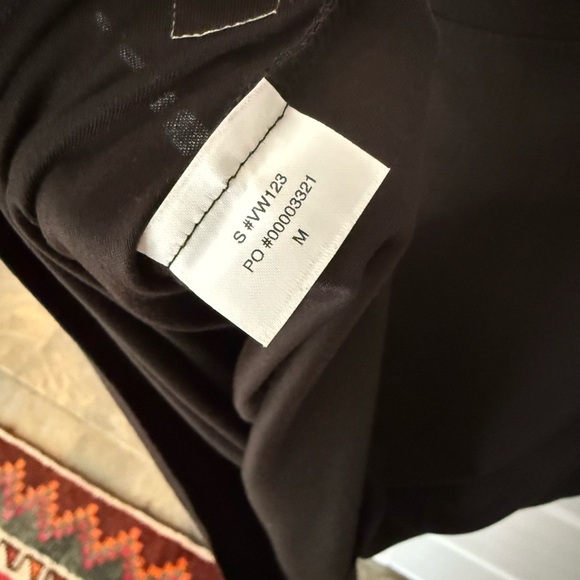 NWOT Vuori tank top - Picture 2 of 4